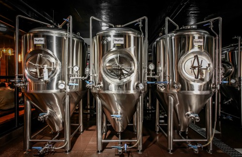 http://zapfler-craft-beer.com/wp-content/uploads/2018/09/jintan-beer-brewery-2.jpg