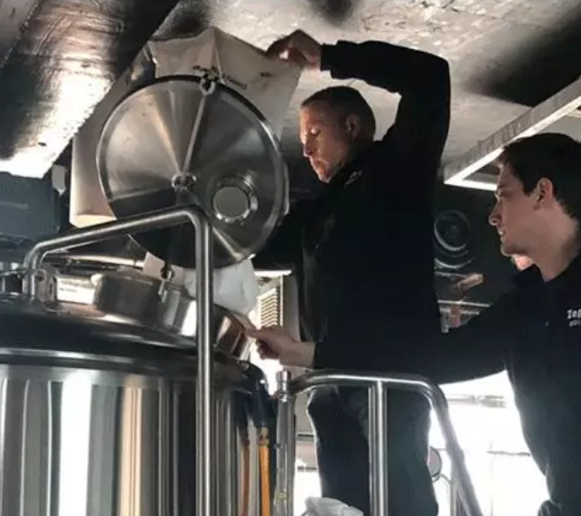 https://zapfler-craft-beer.com/wp-content/uploads/2019/07/brewing-craft-beer-ipa-640x569.png